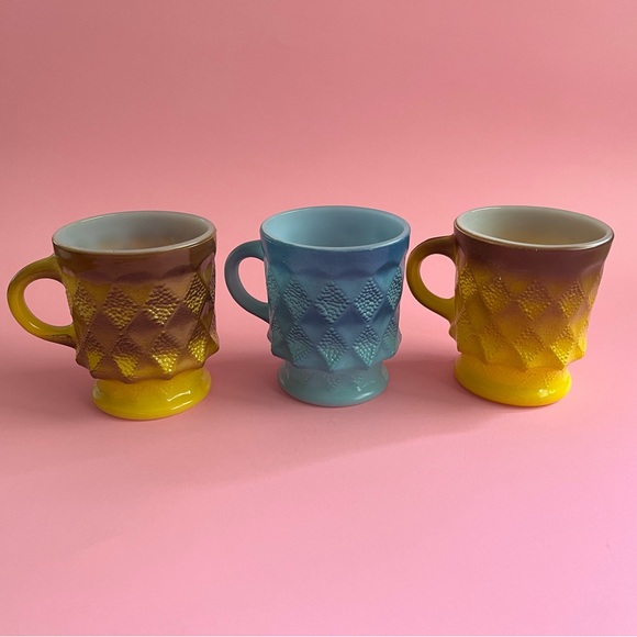 Set of 3 vintage Fireking Kimberly mugs in very good used condition - Picture 4 of 5